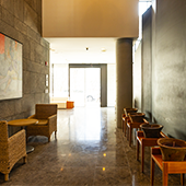 annexbuilding_1F_Hall_thum